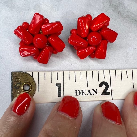 Vintage Candy Red Beaded Flower Cluster Clip On Estate Earrings - Picture 4 of 7